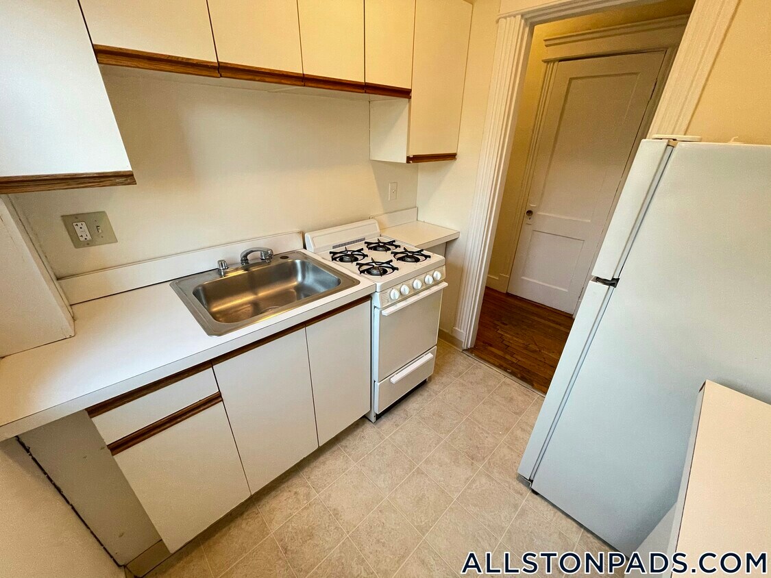 Foto principal - 1156 Commonwealth Ave