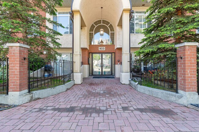 Photo du bâtiment - 923 15 Ave SW