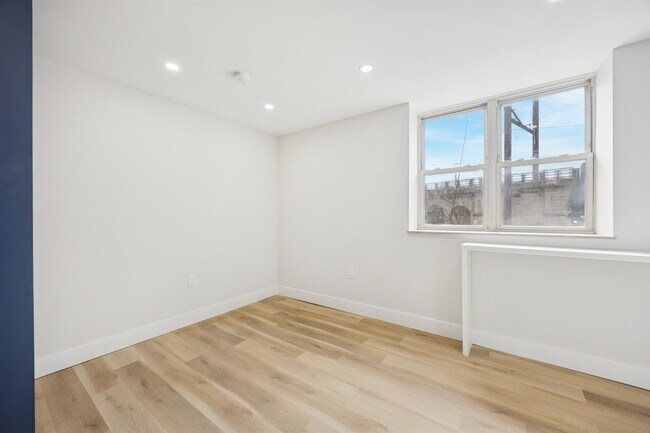 Foto del edificio - 4522 Baker St