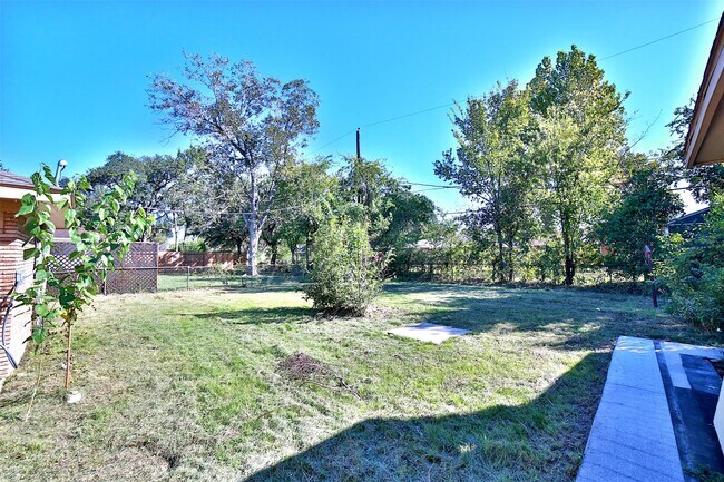 Foto del edificio - 222 Spell St