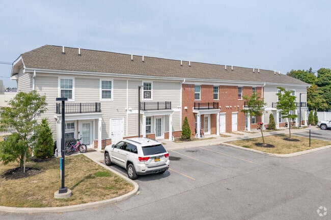 Foto del edificio - ELIM Townhouses