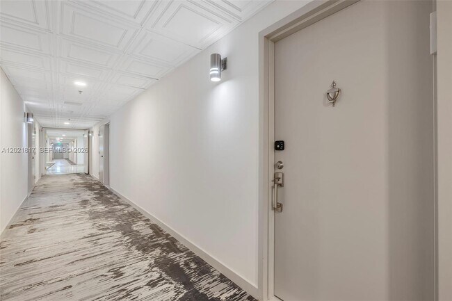 Foto del edificio - 9511 Collins Ave