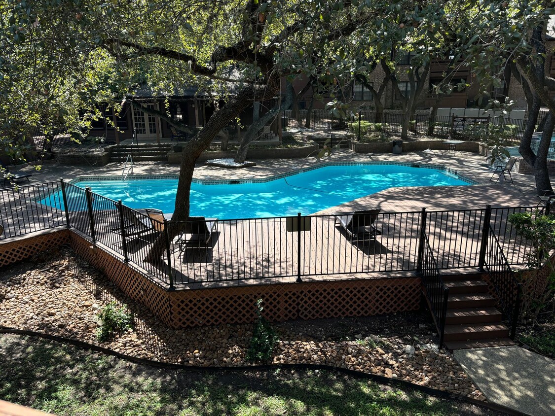 Foto principal - 10955 Wurzbach Rd