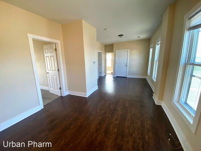 Building Photo - 1224 Plainfield Ave NE