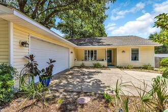 Building Photo - 109 Palm Ave