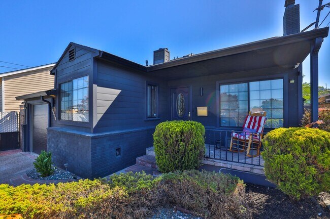 Foto del edificio - Spacious 3BR/2 Full Bath House in Oakland ...