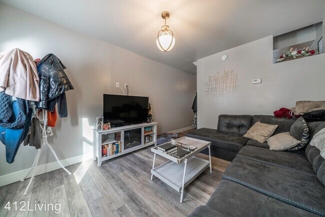 Building Photo - 1 br, 1 bath House - 2831 1/2 Mary Street