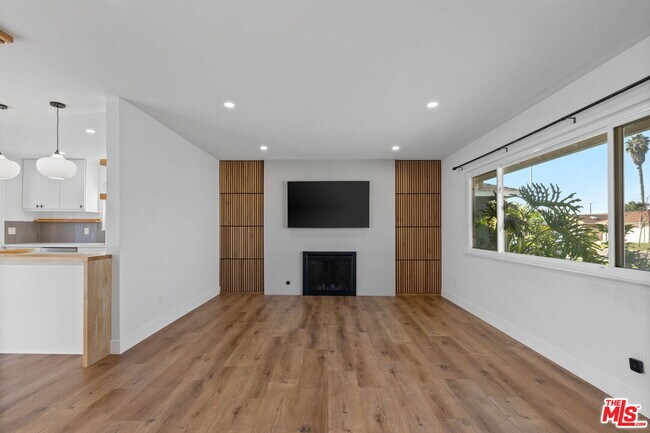 Foto del edificio - 14592 Belmar Cir