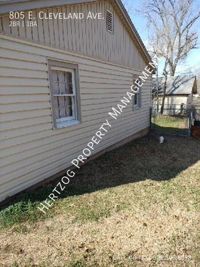 Foto del edificio - 2 Bedroom 1 Bath with attached Garage