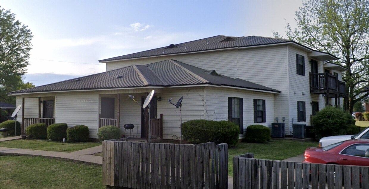 Building Photo - 130 South St