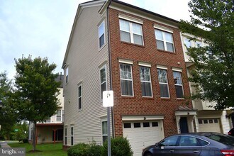 Building Photo - 22455 Glenbow Way