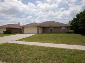 Building Photo - 1808 Sandstone Dr