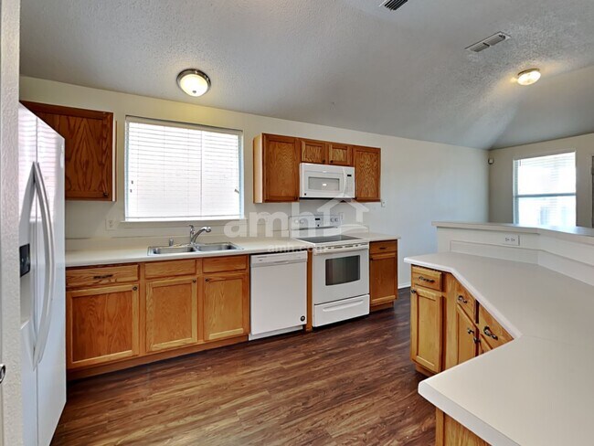 Building Photo - 501 Rowdy Dr