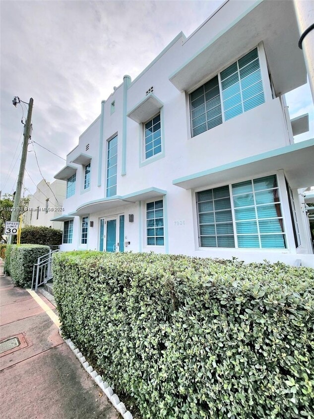 Building Photo - 7936 Harding Ave
