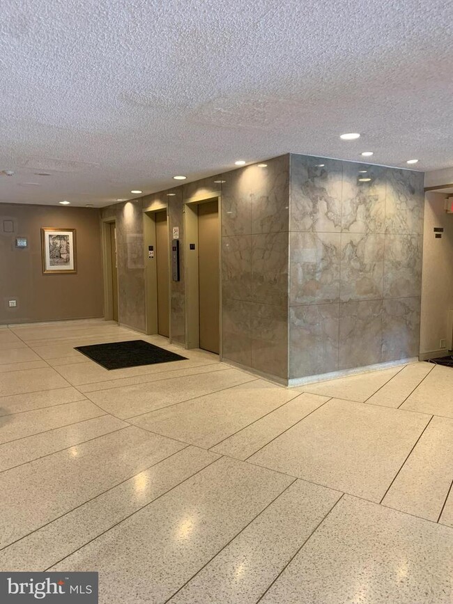 Foto del edificio - 100 West Ave