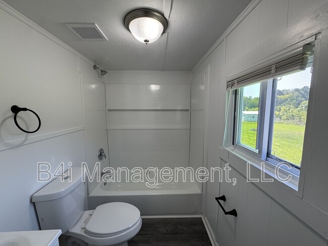 Foto del edificio - 308 Pleasant Valley Rd SE