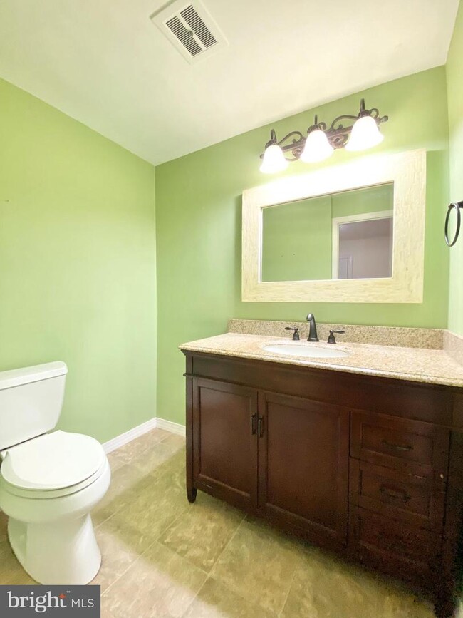 Building Photo - 919 Schoolhouse Ln