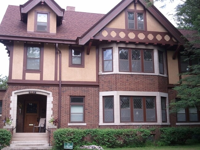 Building Photo - 361 Summit Ave
