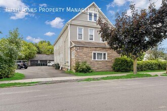 Building Photo - 11 Laverack Ave