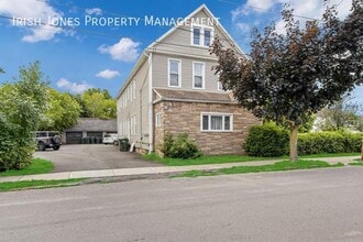 Building Photo - 11 Laverack Ave