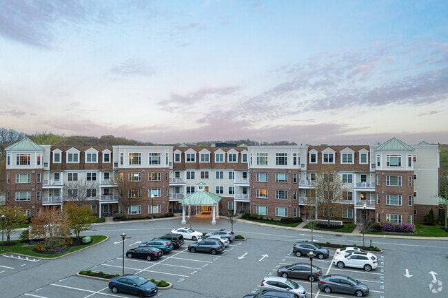 Salem Place Condominiums