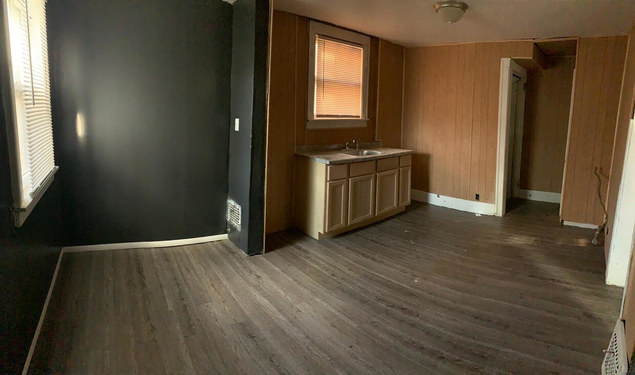Foto principal - 2476 Clements St