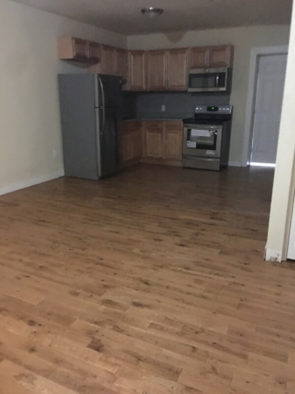 Building Photo - 182 Diamond St Building Photo - 182 Diamond St