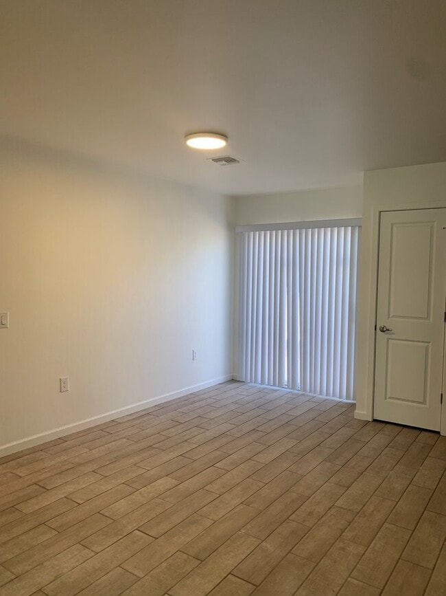 Building Photo - 2438 S Clovis Place-