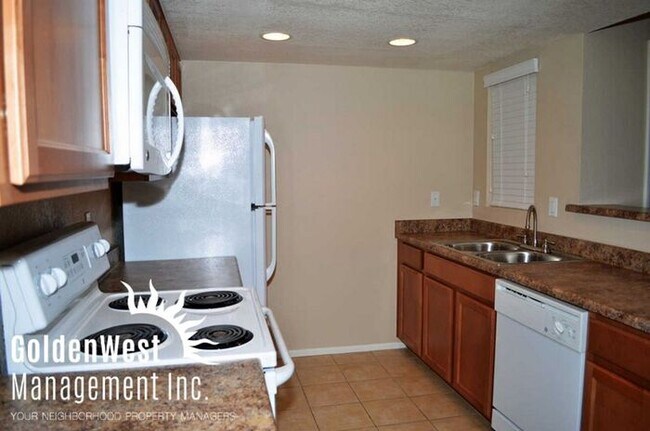Building Photo - Fantastic 1Bdm 1Ba Home Near ASU!