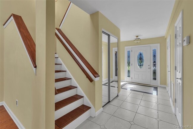 Building Photo - 22 Timber Ridge Dr