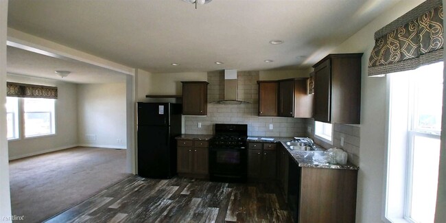 Building Photo - 3 br, 2 bath House - 28 Joymar Dr