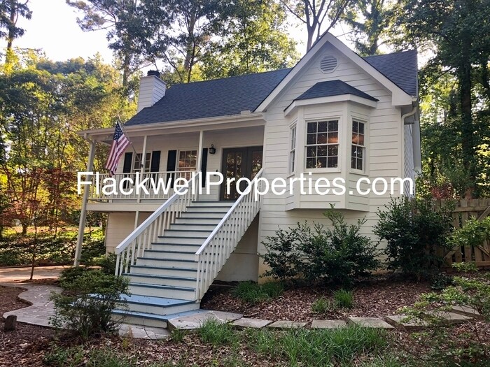 Primary Photo - 5010 Forest Hills Dr