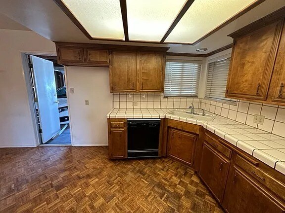 Foto del edificio - 2213 Sandpiper Rd