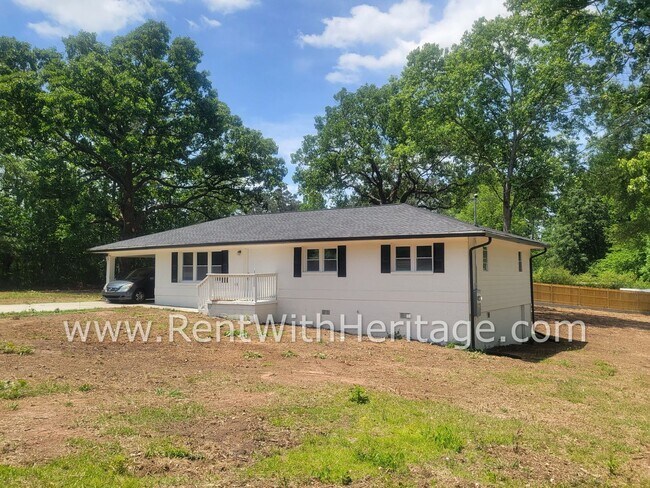 Building Photo - WOW!!! GORGEOUS BRICK RANCH HOME/ TOTALLY ...