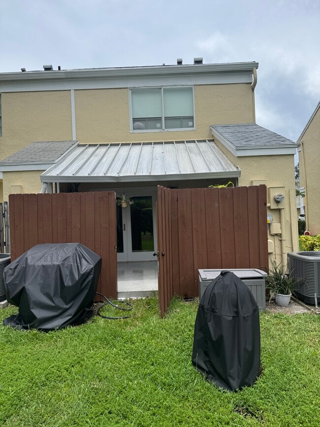 Building Photo - 2913 Belmont Ln