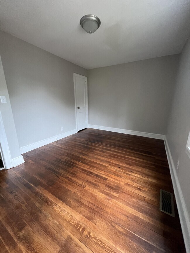 Foto del edificio - 2721 Ludwig St