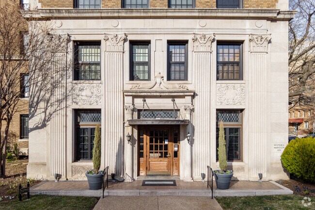 Entrance - 1101 L St NW