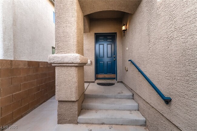 Building Photo - 10667 Mann St