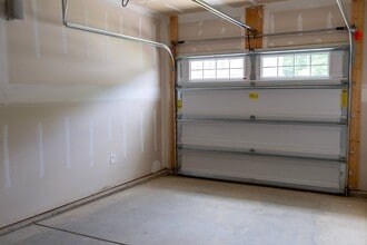 Building Photo - 400 White Oak Ridge Dr