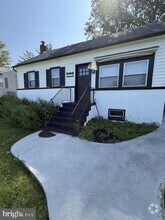 Building Photo - 2209 Hammonds Ferry Rd