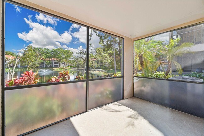 Foto del edificio - NOW AVAILABLE -  1 Bed 1 Bath Apartment in Naples!