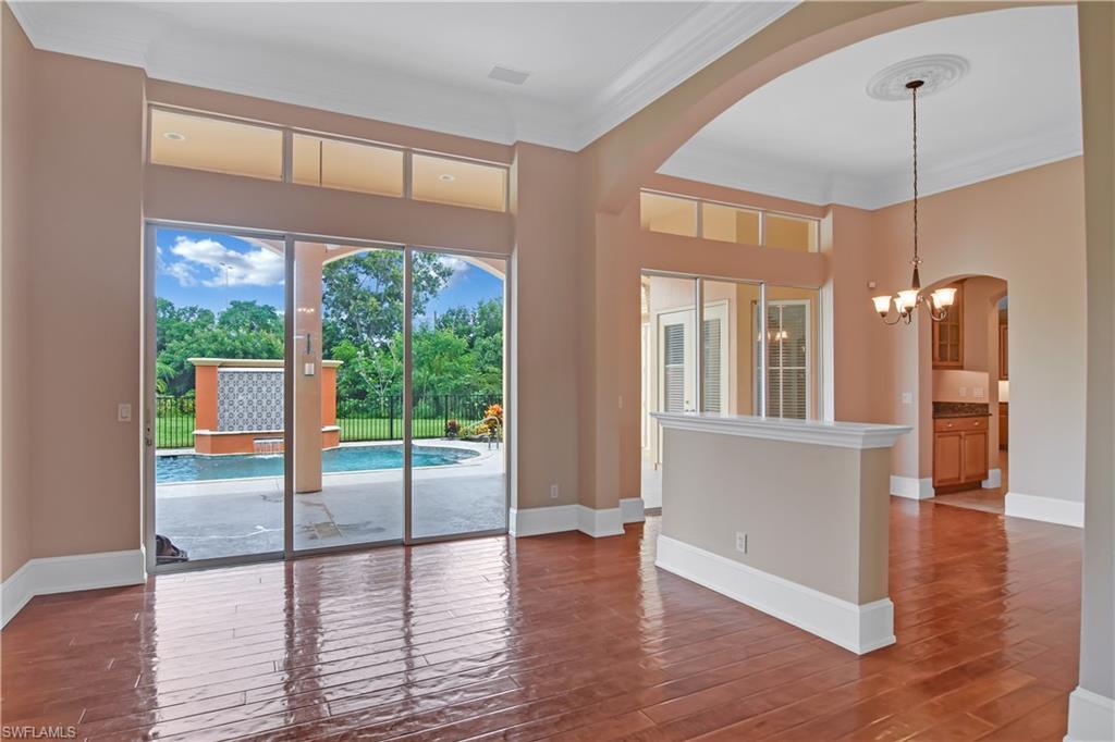 Primary Photo - 10020 Magnolia Pointe