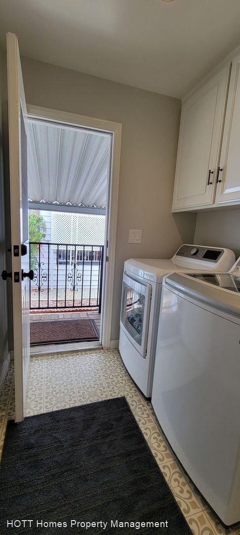 Building Photo - 1 br, 1 bath House - ADU in 55+ community....