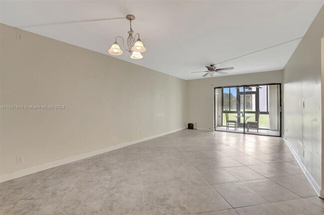 Foto del edificio - 9233 SW 8th St