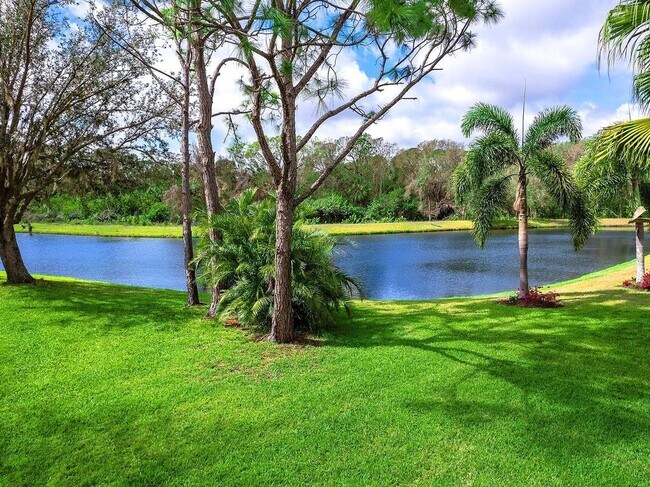 Foto del edificio - 7934 Royal Birkdale Cir