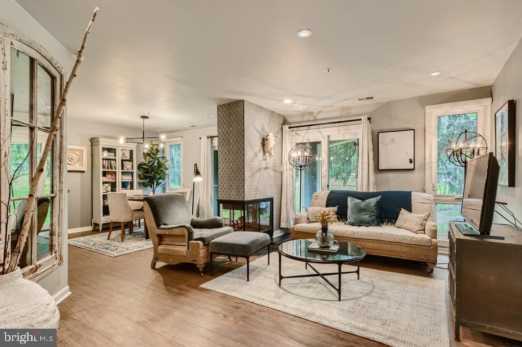 Foto principal - 4998 Dorsey Hall Dr