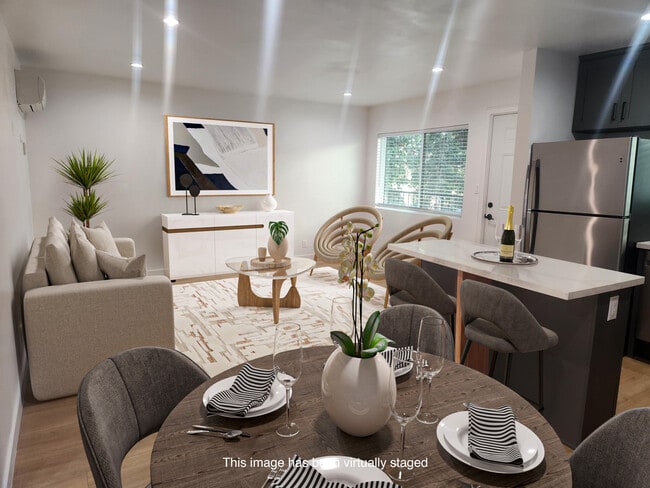 Building Photo - 11019 Fruitland Dr