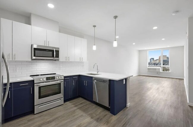 Building Photo - 9 Clark St