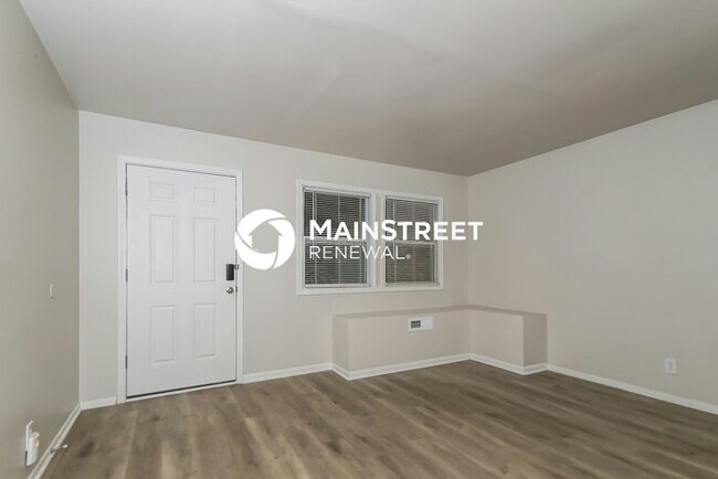 Building Photo - 3 Bedroom Pet-Friendly Home in Indianapolis, IN with Main Street Renewal