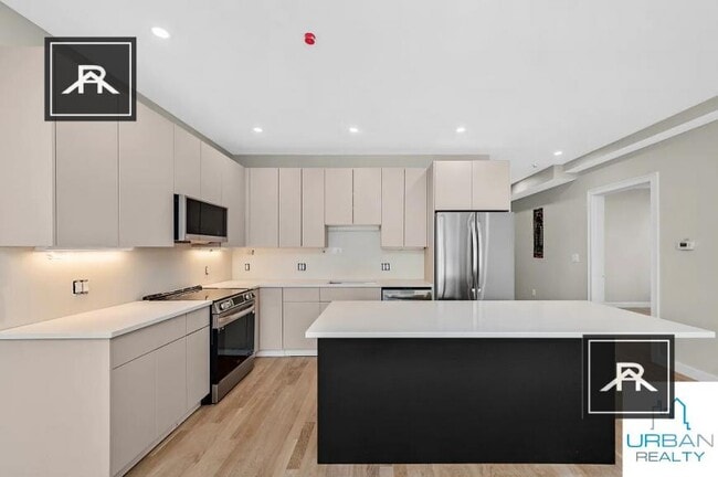 Photo - 4 bedroom in Brighton MA 02135 Apartment